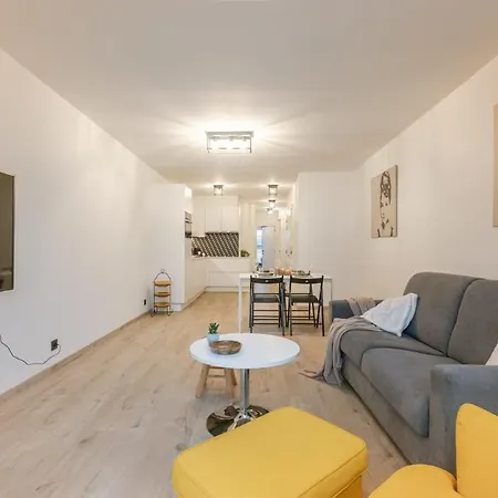 Huswell - Cosy In The Centre Of Apartment