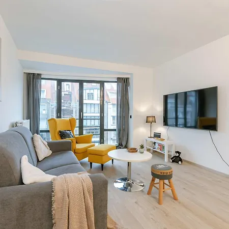 Huswell - Cosy In The Centre Of Apartment